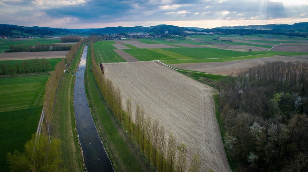 Une qualité de vie exceptionnelle. Avec un coût de la vie plus abordable que Zurich et Genève, La Broye offre un rythme de vie plus détendu.