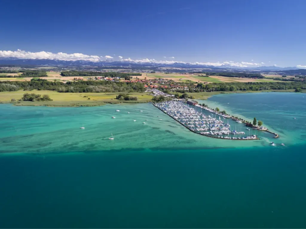 Magnifique plage d'Estavayer-le-Lac. Un coin ressourçant pour les habitants de la Broye